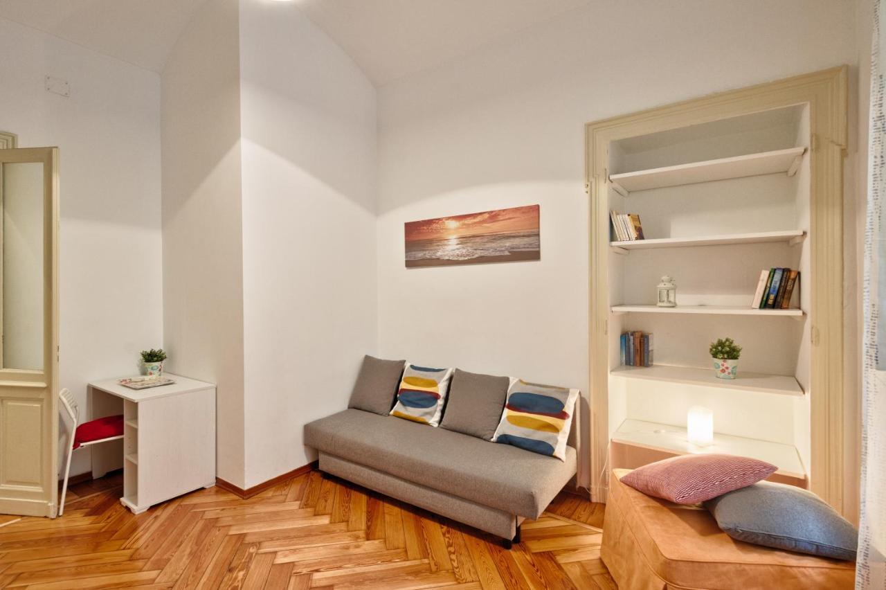 Ferienwohnung Lovely Flat Cit Turin Exterior foto